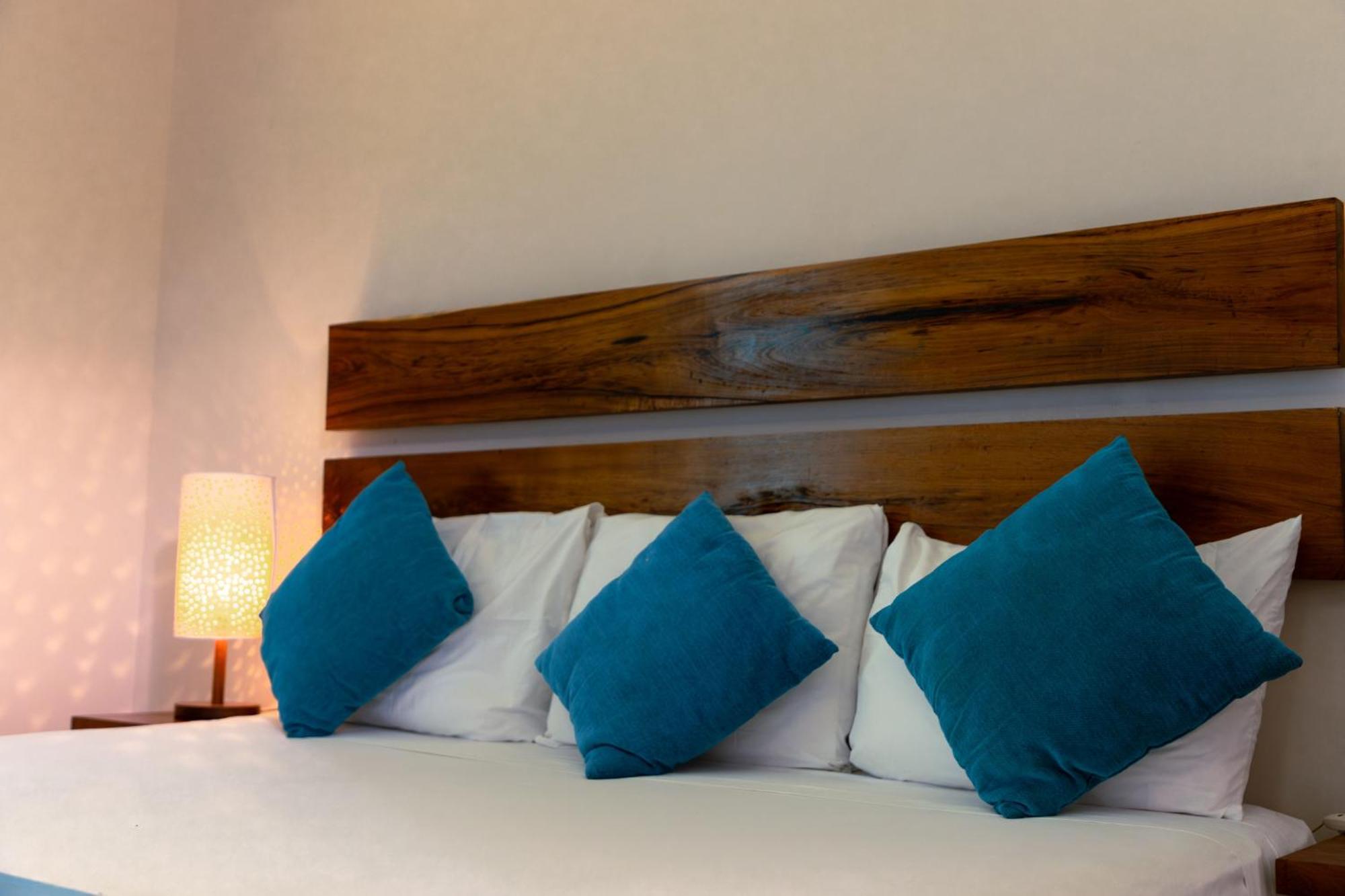 Aquastar Hotel & Apartments Mahahual Bagian luar foto