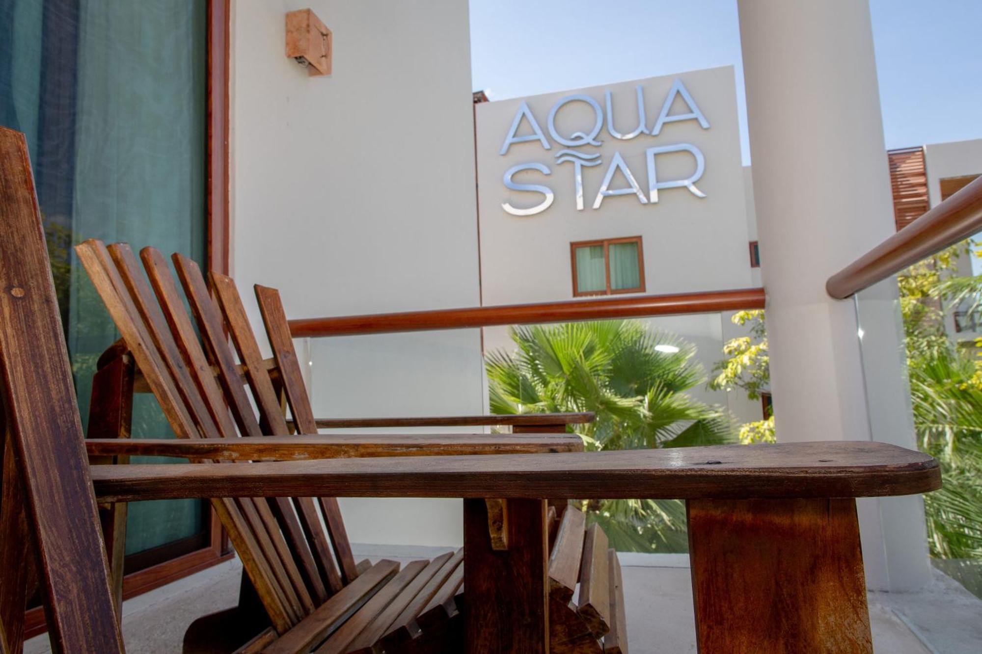 Aquastar Hotel & Apartments Mahahual Bagian luar foto